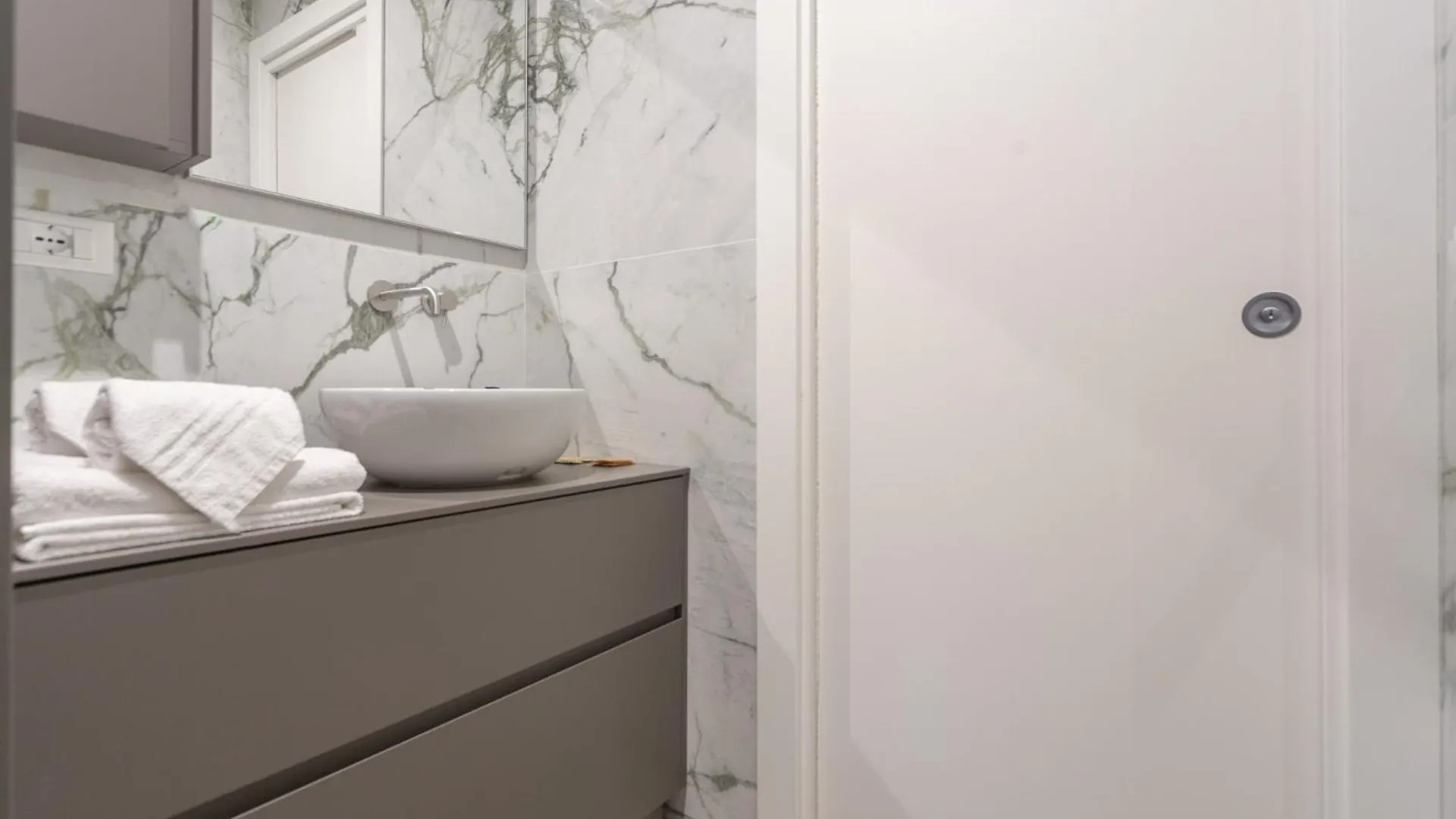 Charming & Bright Apartment Near Milan'S Fashion District Itálie